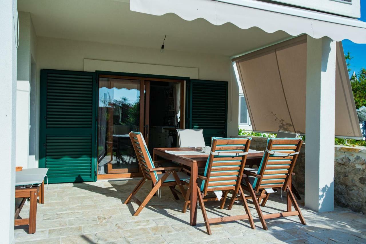 Summer House Mulac Nin Exterior photo